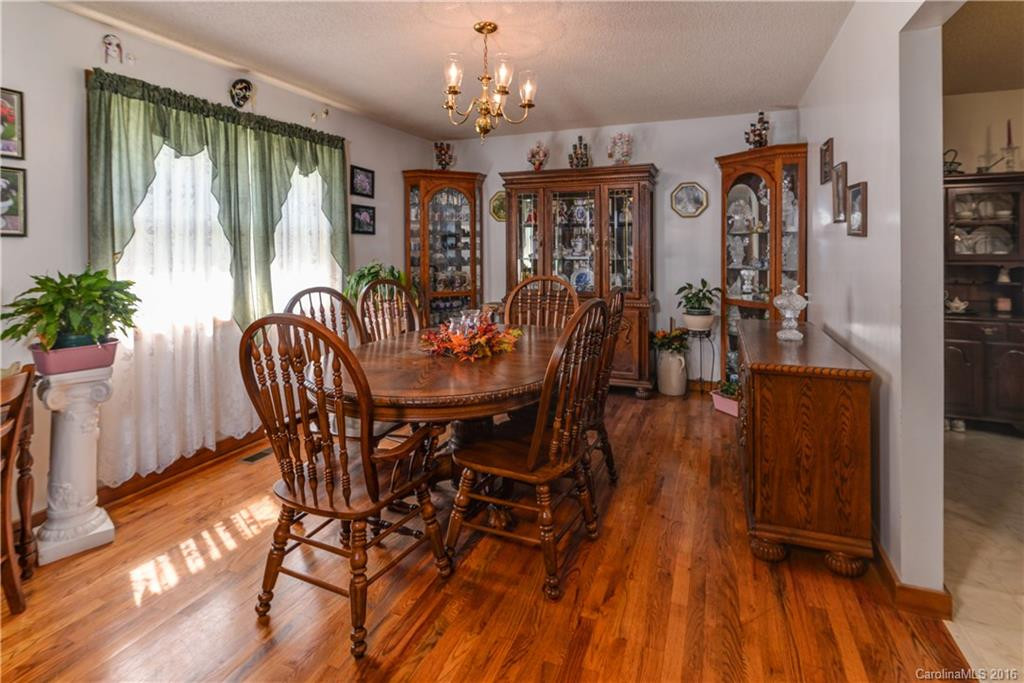 915 Holbert Road - Photo 6