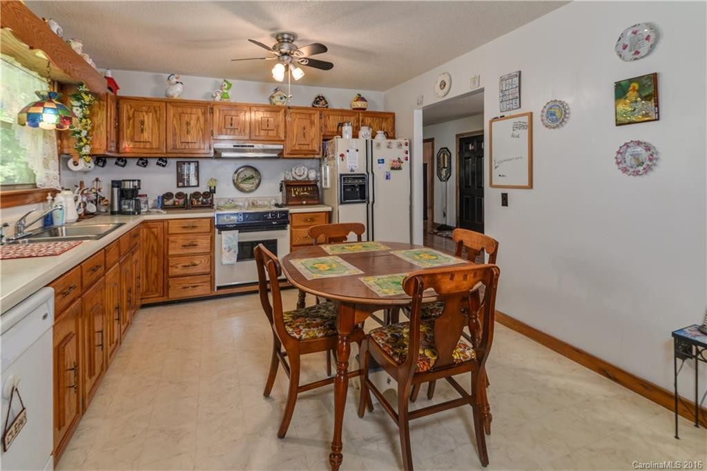 915 Holbert Road - Photo 7