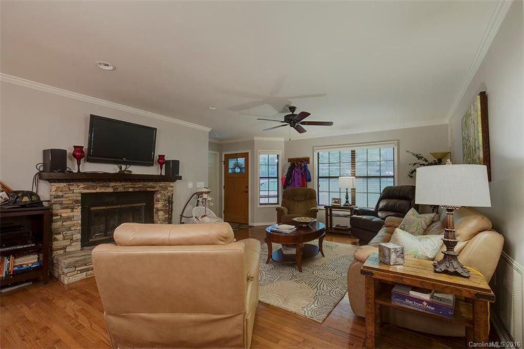 718 Knob Road #8 - Photo 4