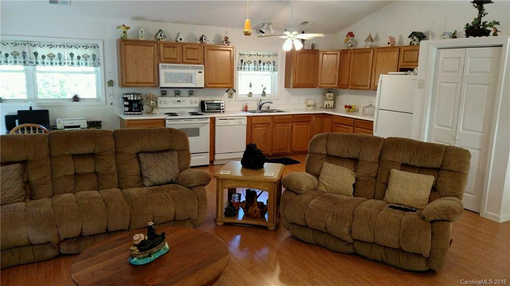 1068 River Road - Photo 2