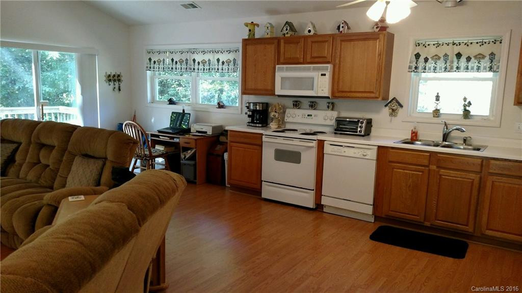 1068 River Road - Photo 3