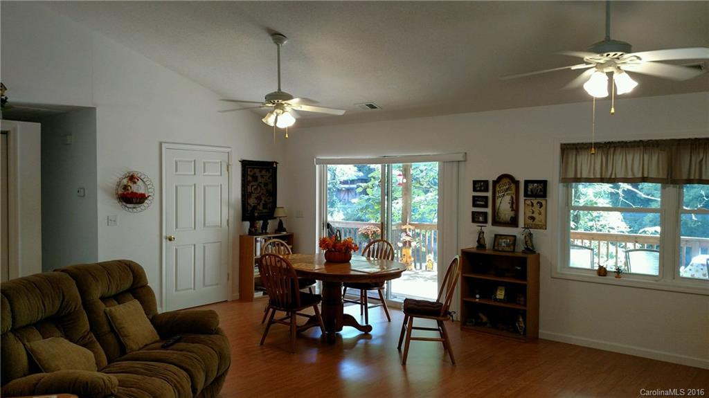 1068 River Road - Photo 4