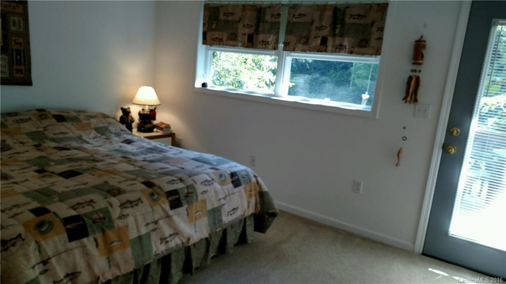 1068 River Road - Photo 5