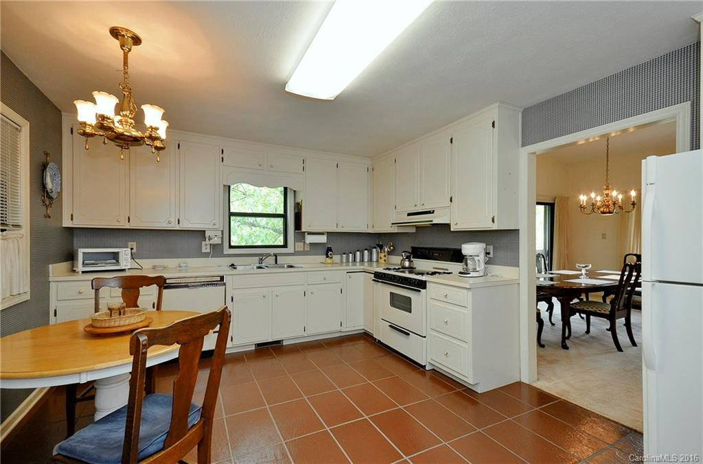 182 Allison Drive - Photo 6