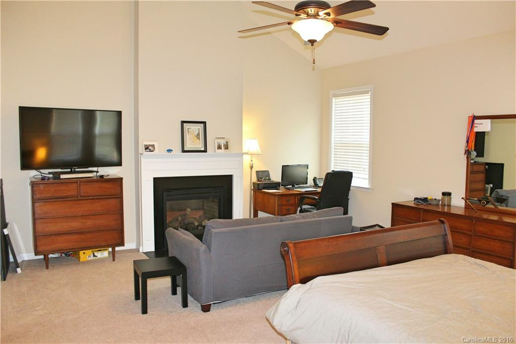 1 Dansford Lane - Photo 14