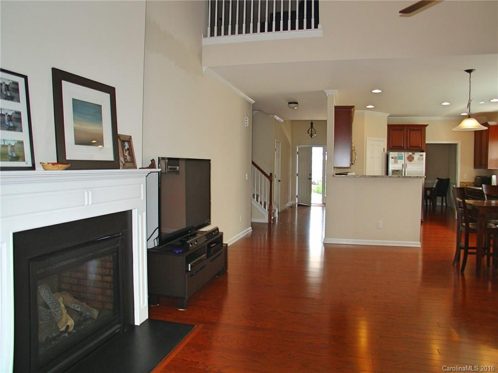 1 Dansford Lane - Photo 3