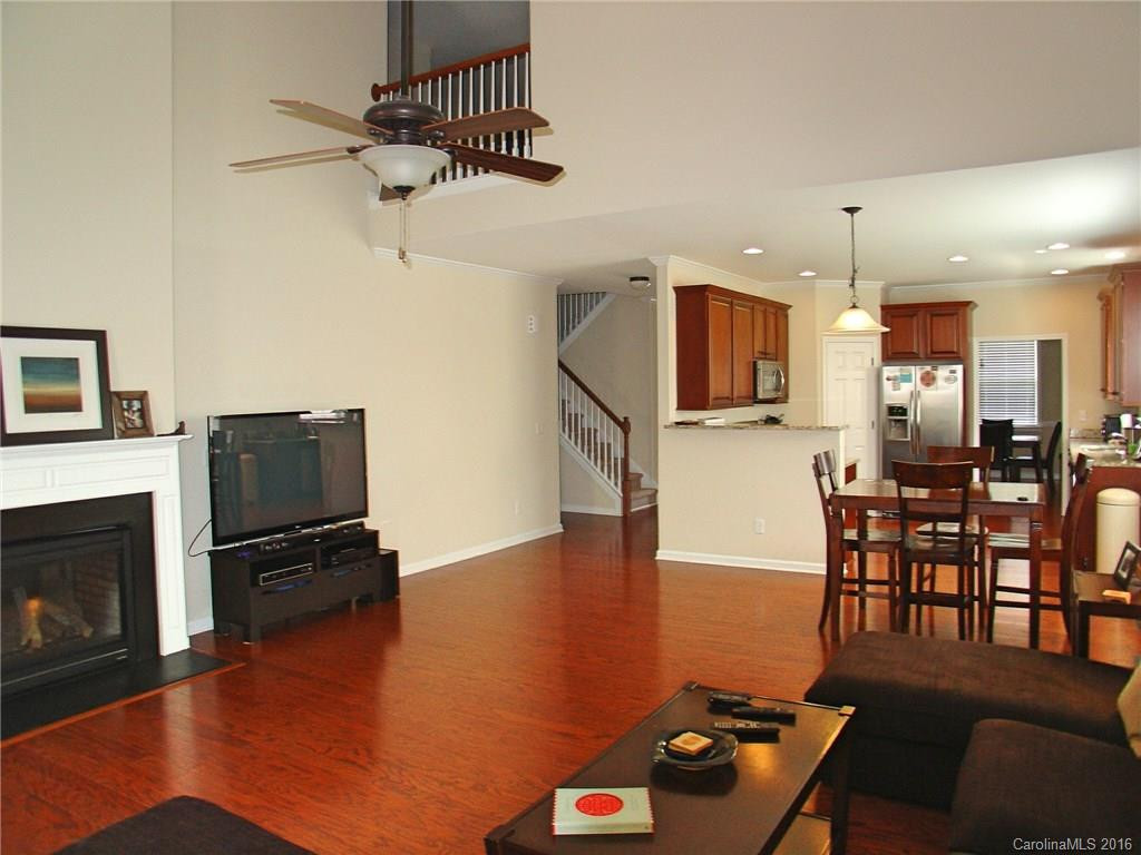 1 Dansford Lane - Photo 6