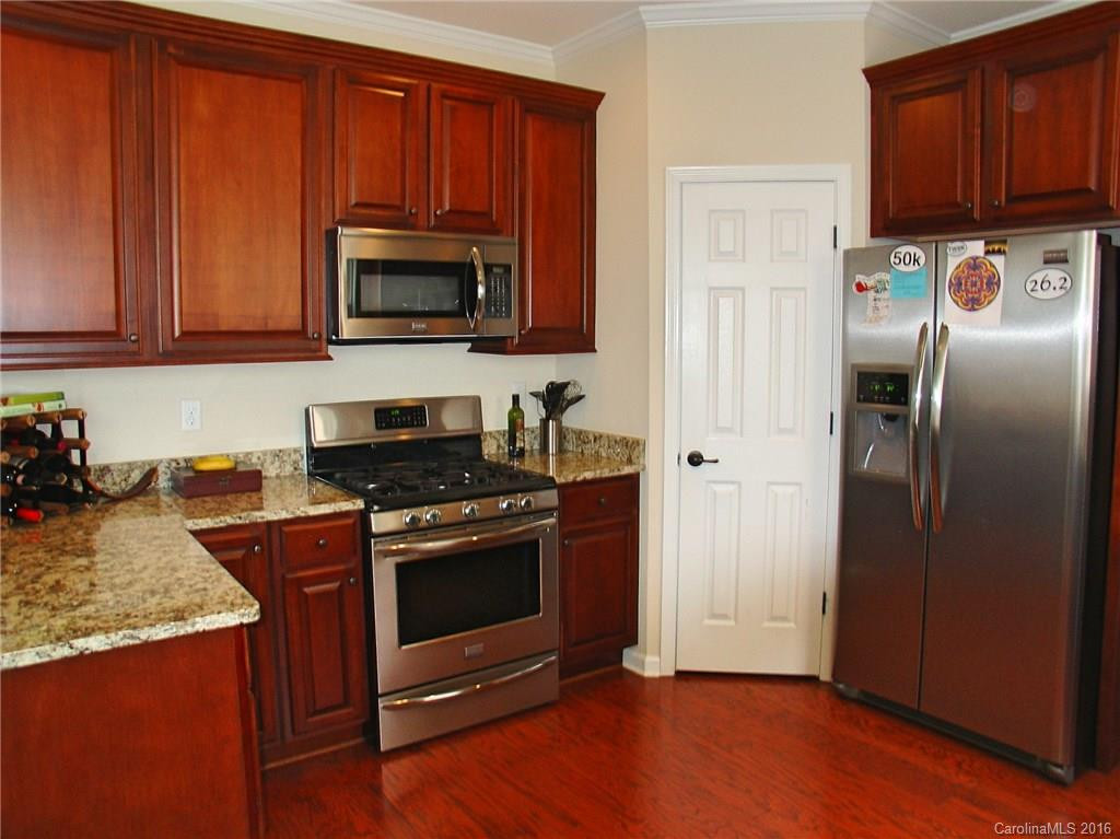 1 Dansford Lane - Photo 8