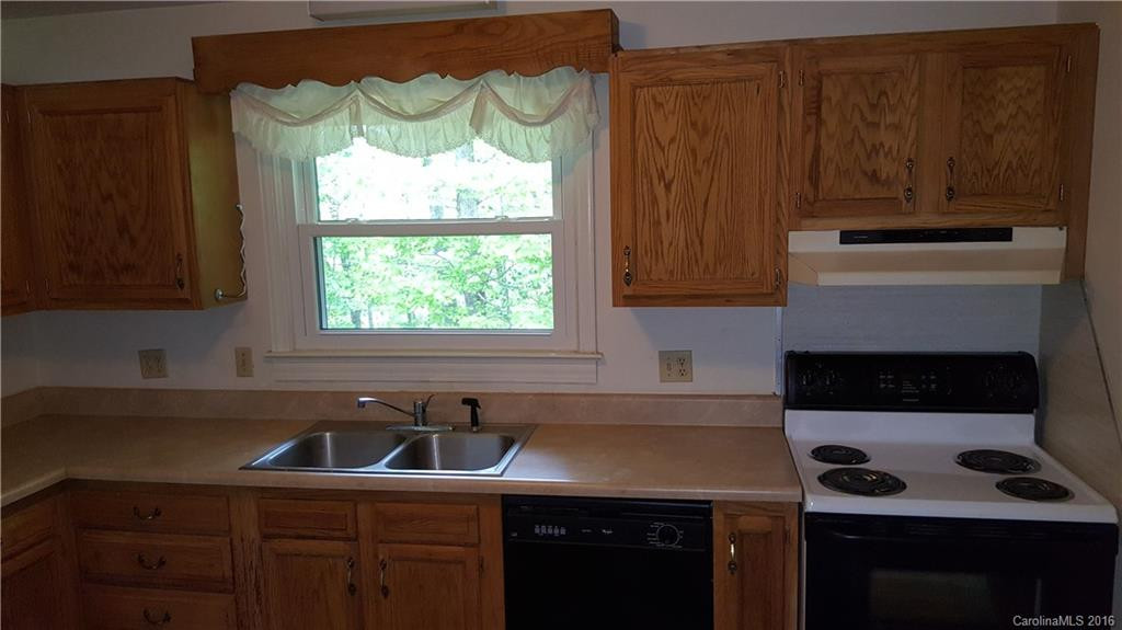 745 Mountain View Road - Photo 4