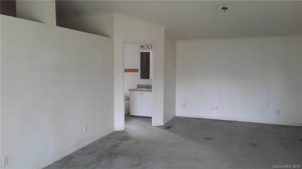 5526 Whitesides Road - Photo 9