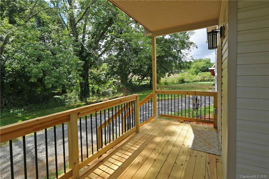 39 Autumn Breeze Drive #5 - Photo 2