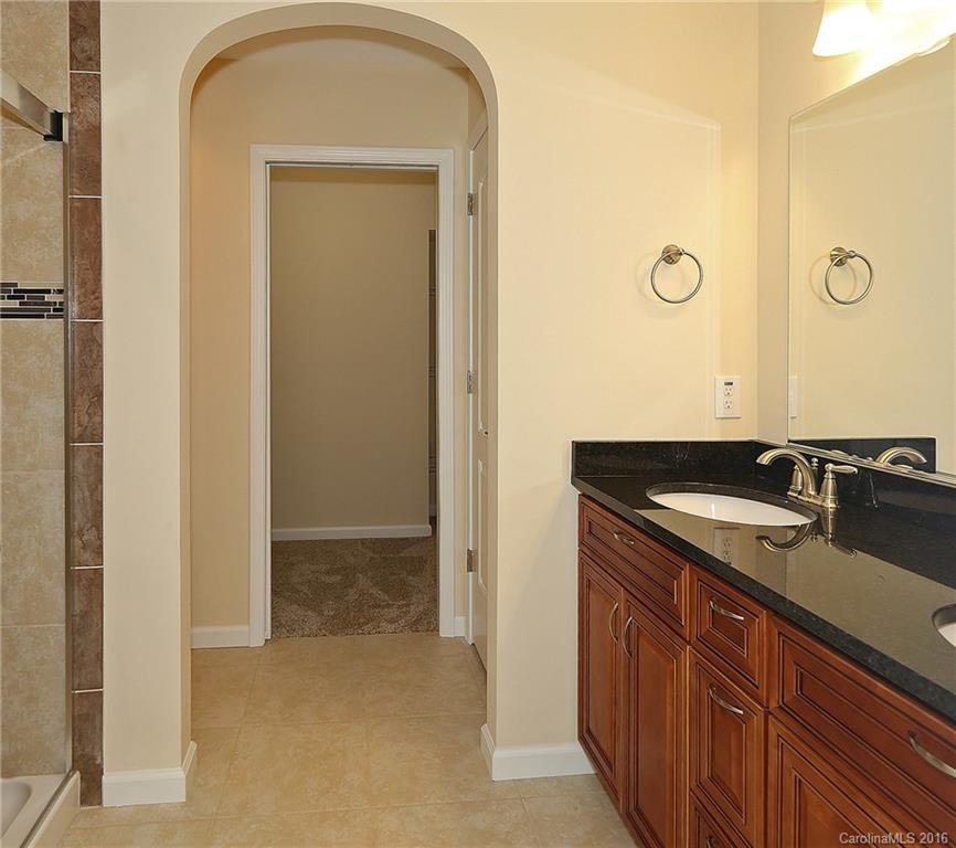 39 Autumn Breeze Drive #5 - Photo 9
