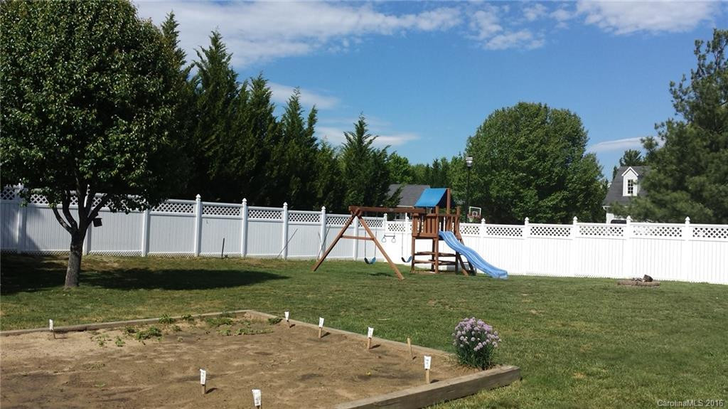 1015 Thorncrest Drive - Photo 15
