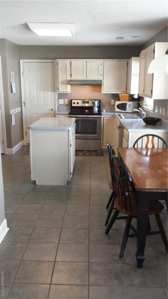 1015 Thorncrest Drive - Photo 4