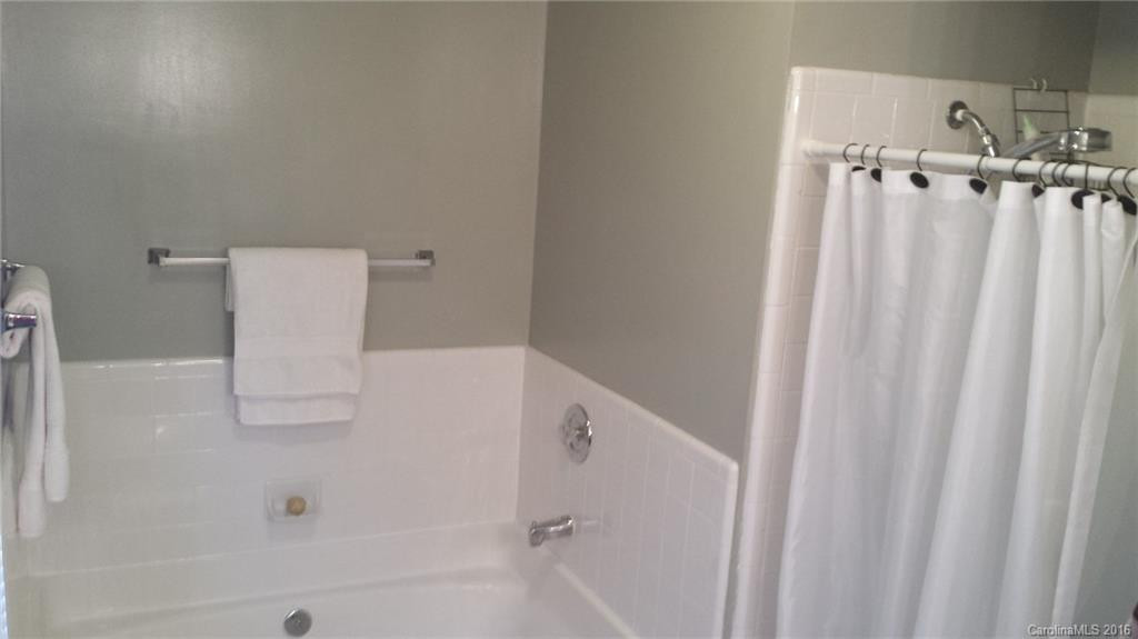 1015 Thorncrest Drive - Photo 6