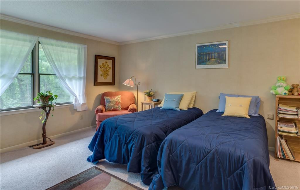 1065 Howard Gap Road - Photo 12