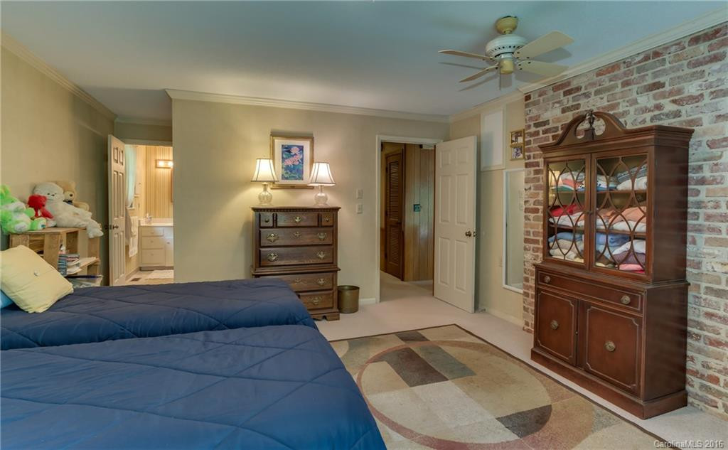 1065 Howard Gap Road - Photo 13