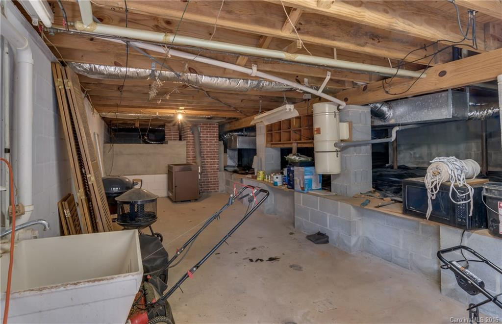 1065 Howard Gap Road - Photo 23