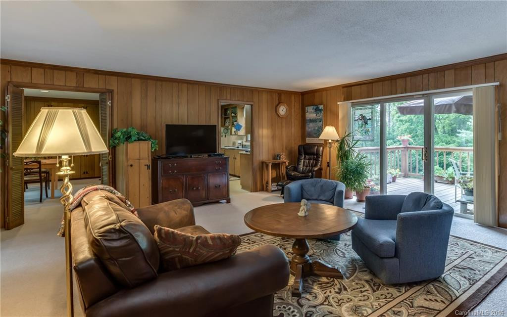 1065 Howard Gap Road - Photo 4