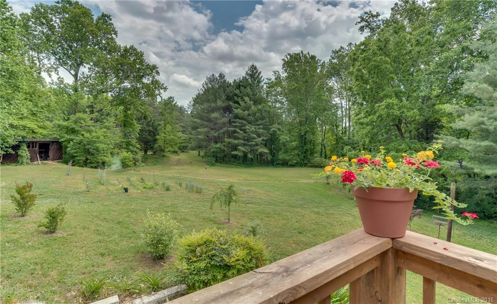 1065 Howard Gap Road - Photo 9