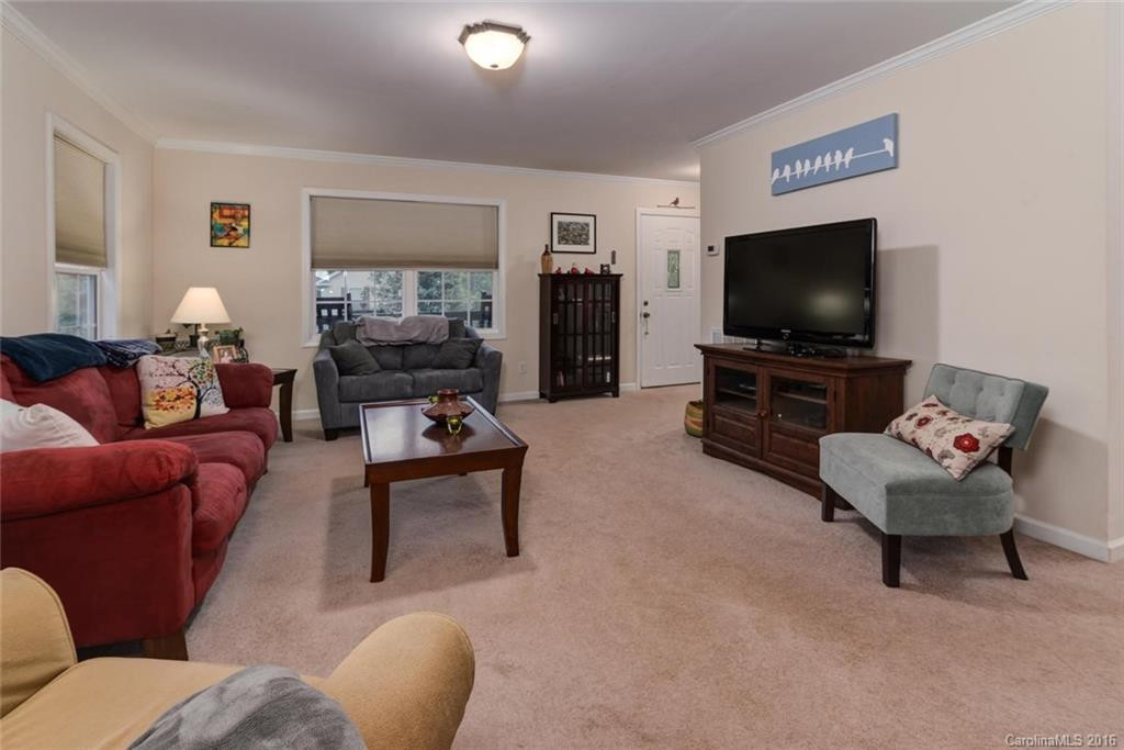 25 Puckett Road - Photo 5