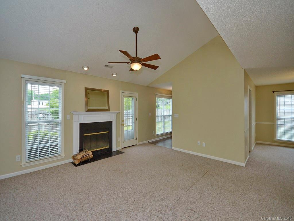 114 Sunberry Trail - Photo 2