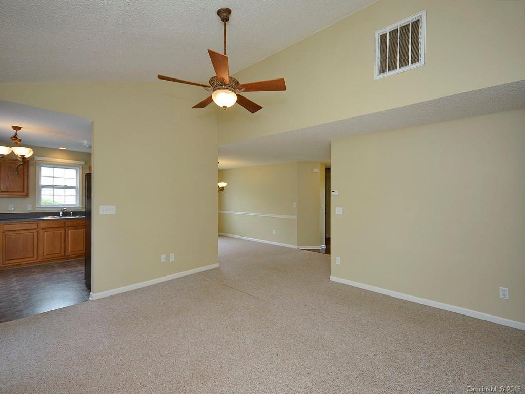 114 Sunberry Trail - Photo 3