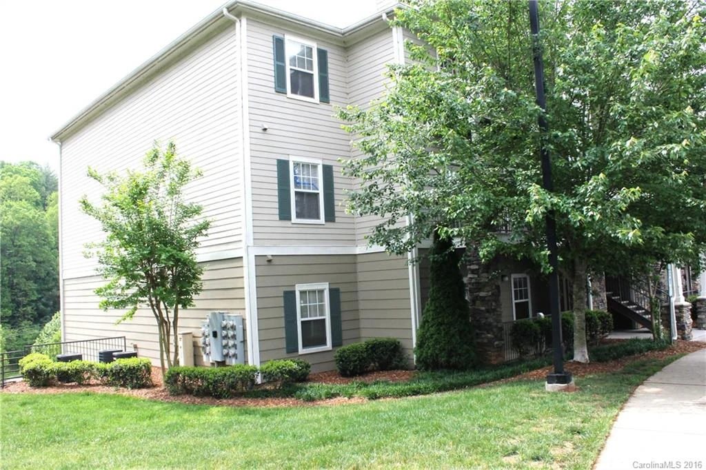200 Vista Lake Drive #104