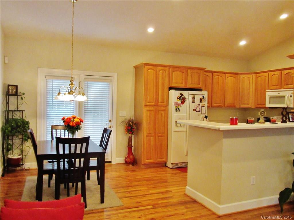511 Brooklyn Avenue - Photo 8