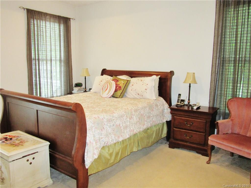511 Brooklyn Avenue - Photo 10