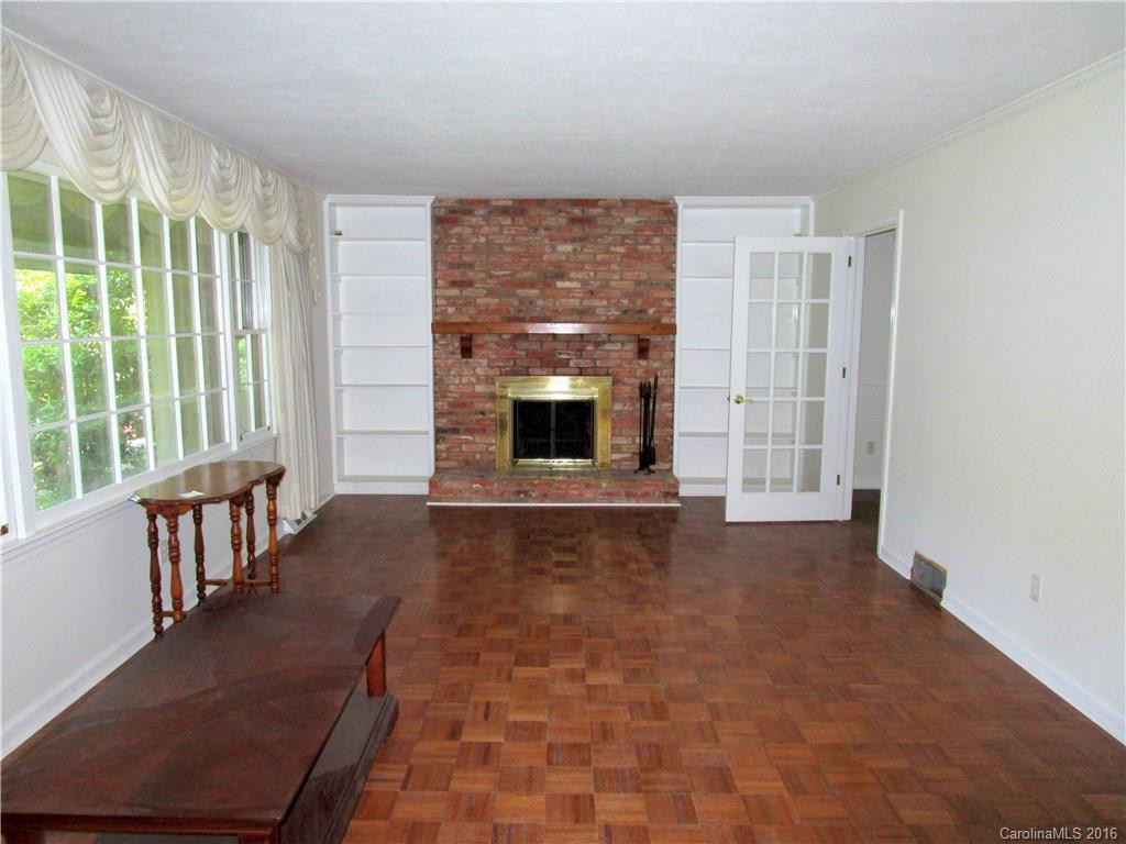 2640 Seminole Drive - Photo 2