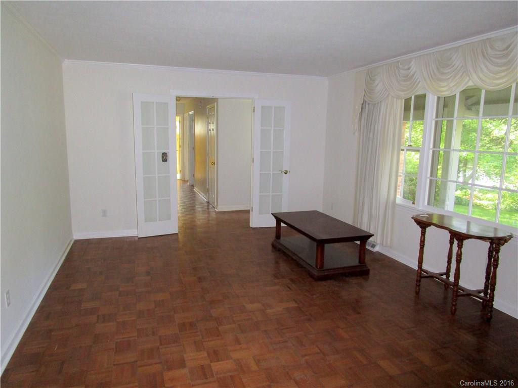 2640 Seminole Drive - Photo 3