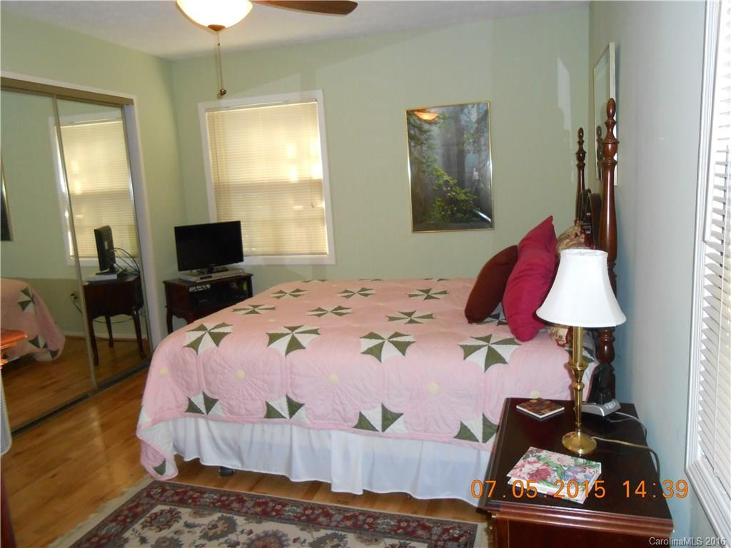20 Riverbend Drive - Photo 3