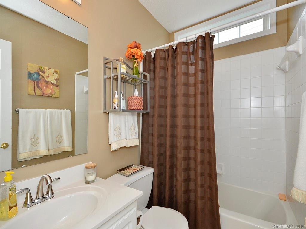 255 Stonehollow Road - Photo 11