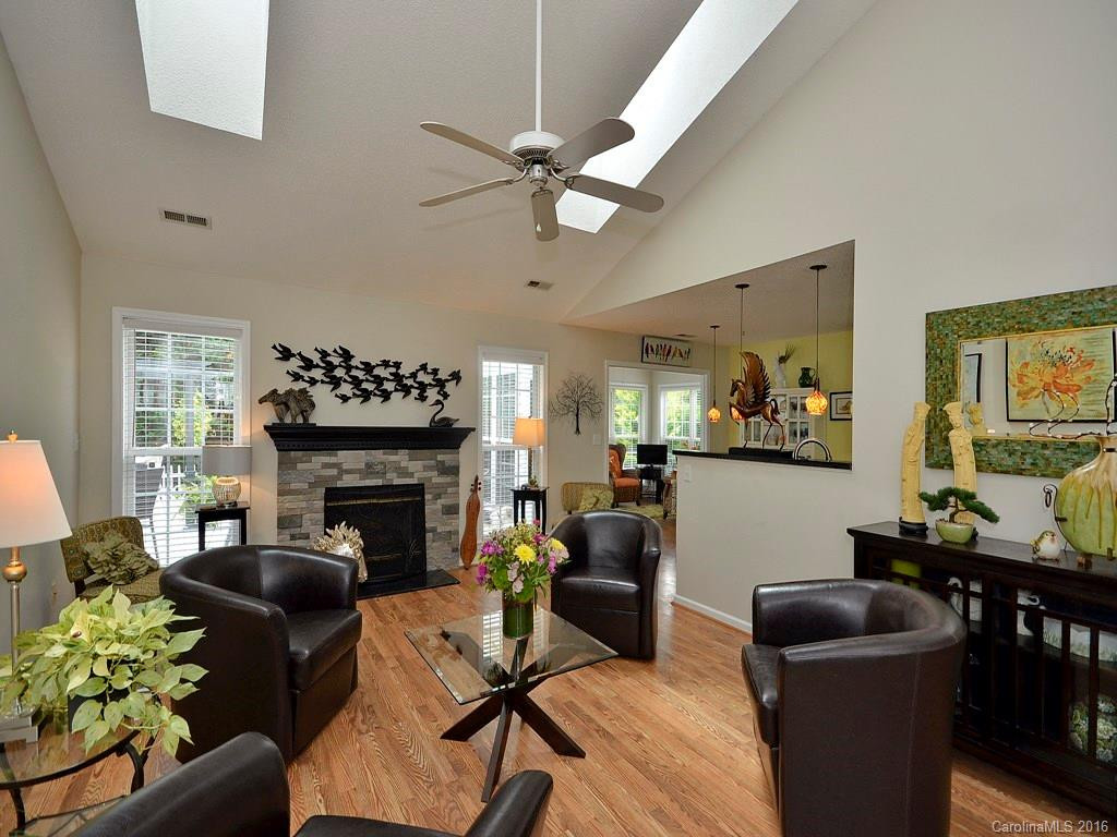255 Stonehollow Road - Photo 3