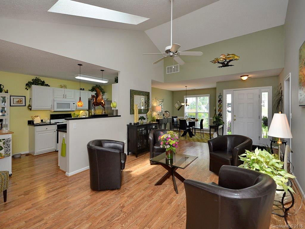 255 Stonehollow Road - Photo 4