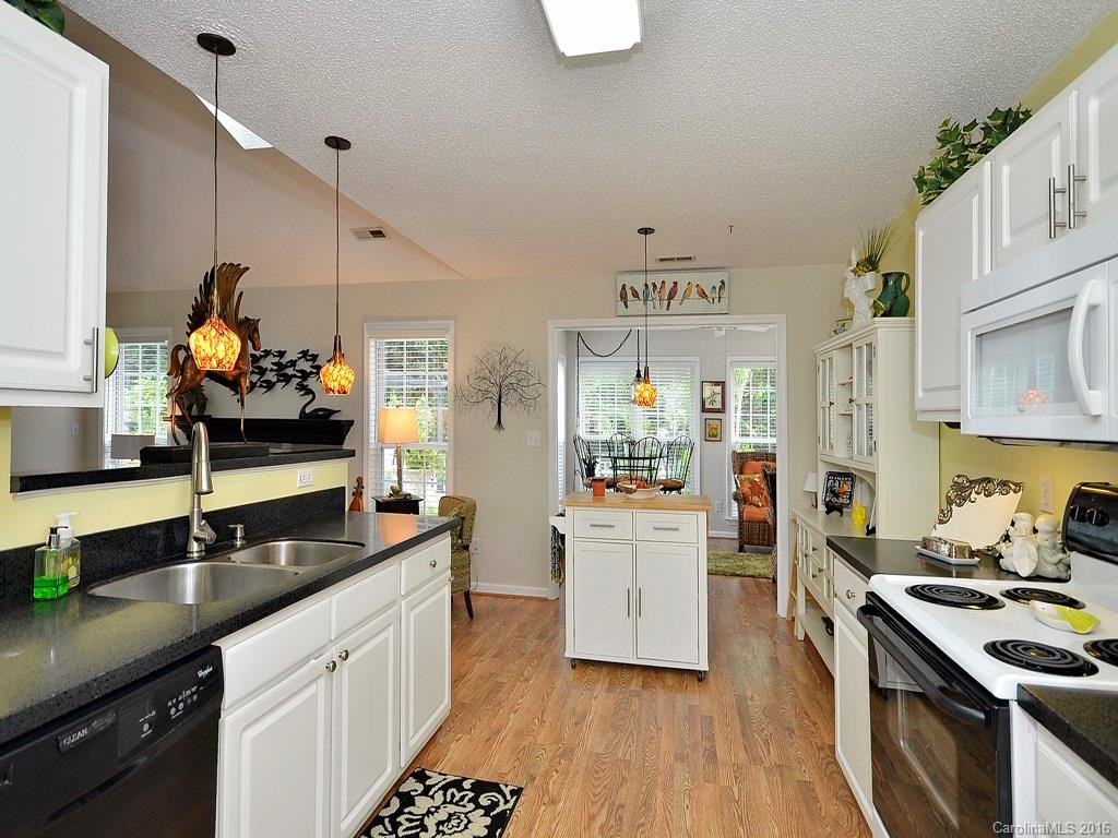 255 Stonehollow Road - Photo 6