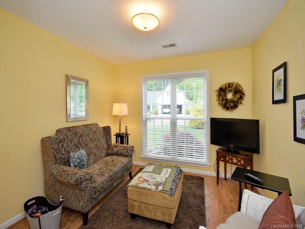 255 Stonehollow Road - Photo 10