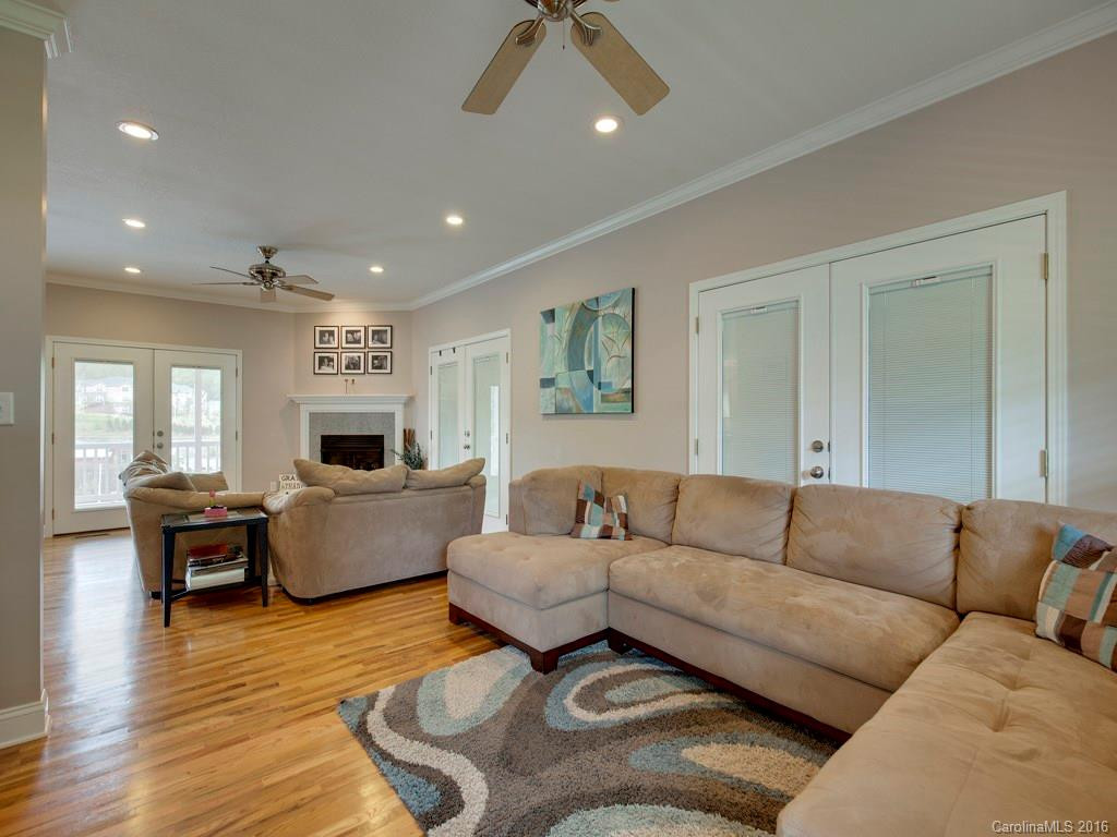 206 Christina Court - Photo 2