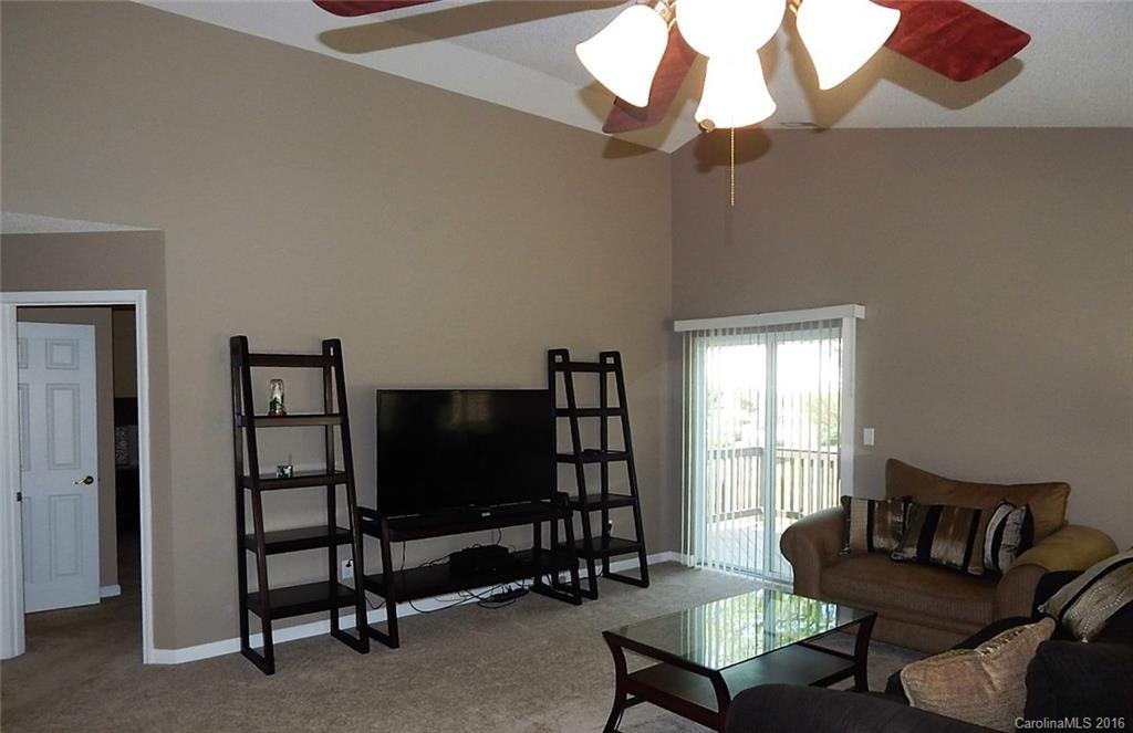 33 Tutor Lane - Photo 18