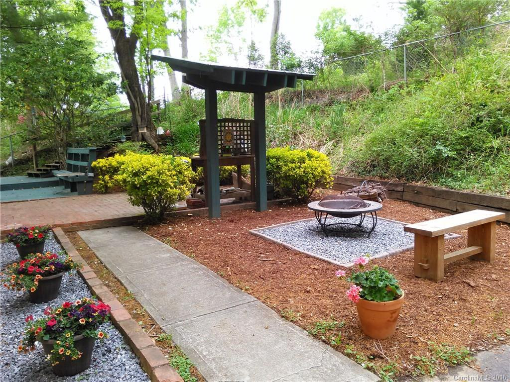 42 Curve Street - Photo 2