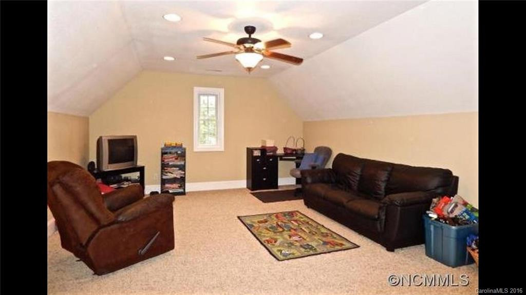 81 Pioneer Way - Photo 11