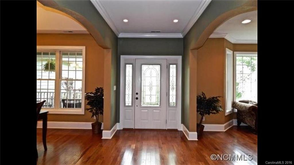 81 Pioneer Way - Photo 3