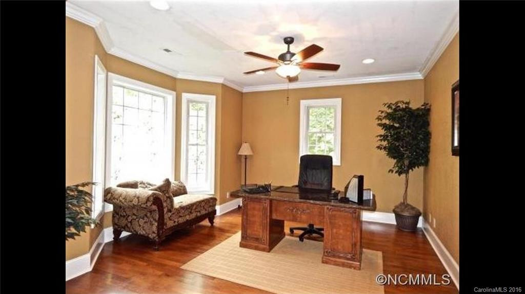 81 Pioneer Way - Photo 4