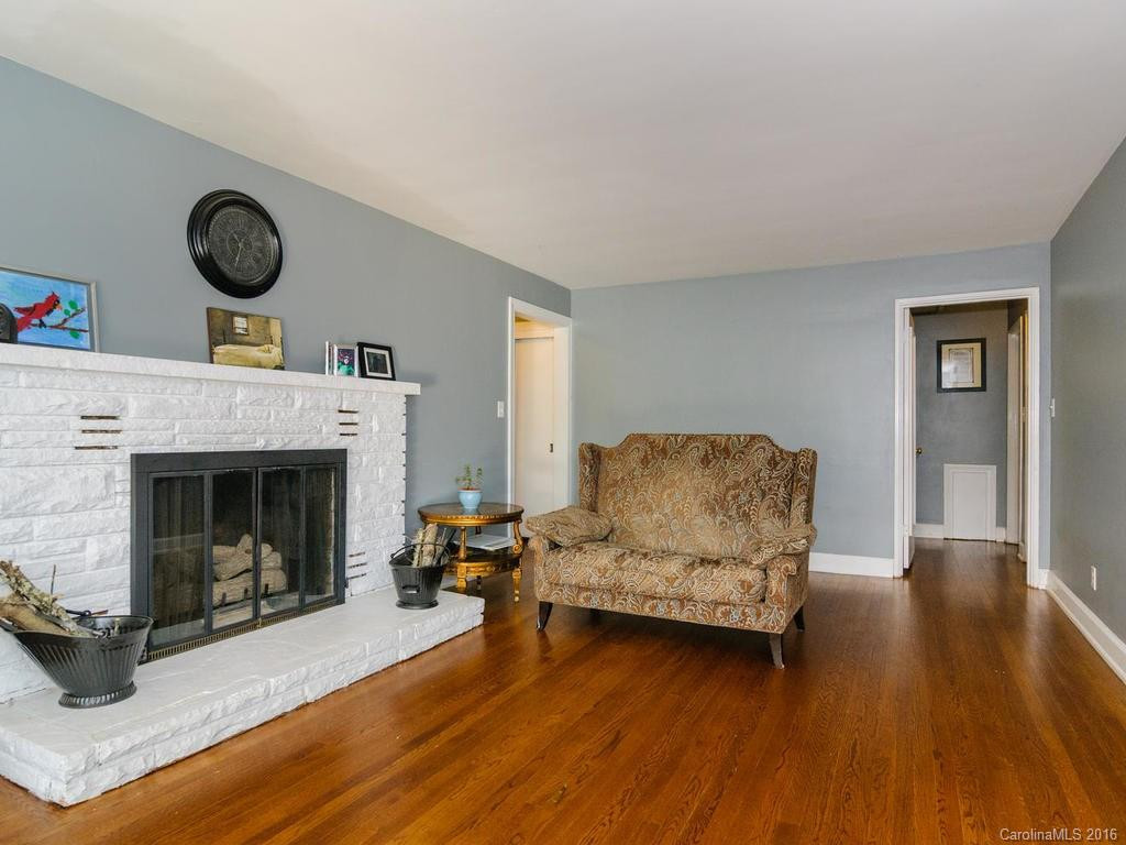 204 Hawkins Creek Road - Photo 3