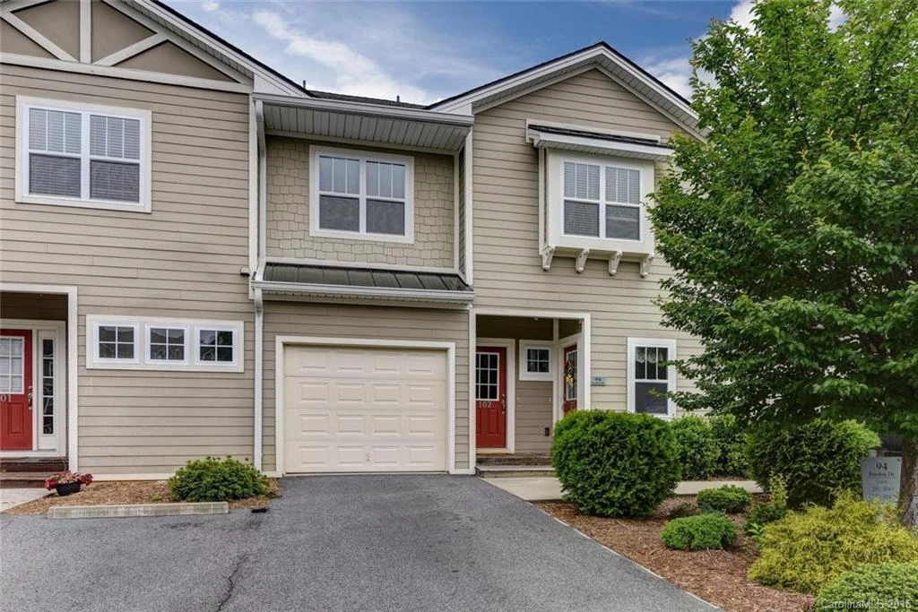 94 Fox Den Drive #102