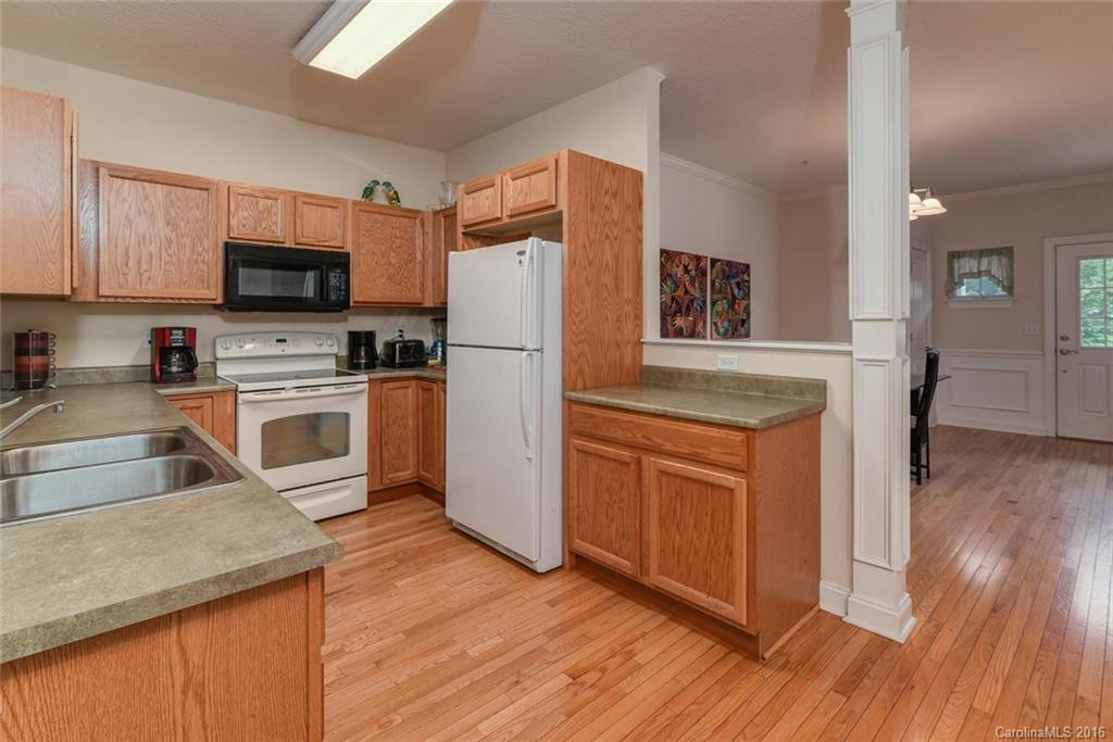 94 Fox Den Drive #102 - Photo 5