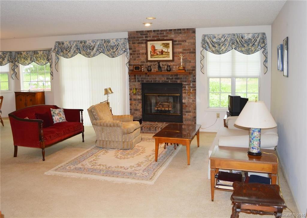 25 St Andrews Drive - Photo 4