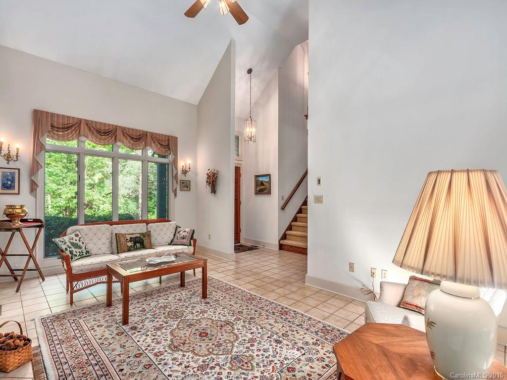 8 Beaver Lake Heights - Photo 3