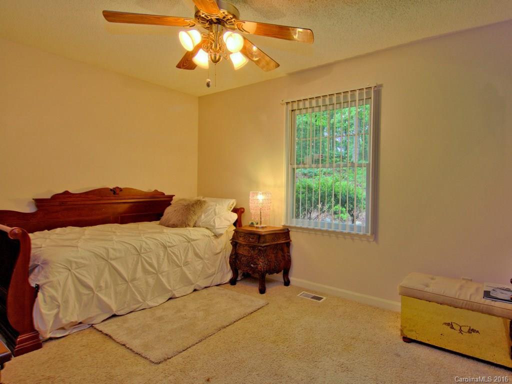 27 Sunny Ridge Drive - Photo 10